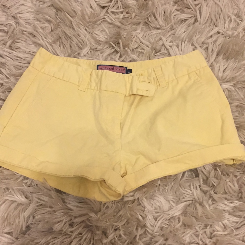 Vineyard Vines women’s yellow shorts size 0
